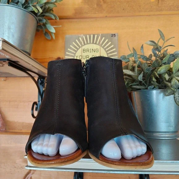 Miz Mooz Summer Peep Toe Block Heel Black Leather Sandal Ankle Booties Sz 37/6.5 - Picture 4 of 10